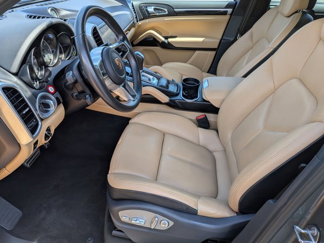 Used 2017 Porsche Cayenne S AWD/4WD image 17
