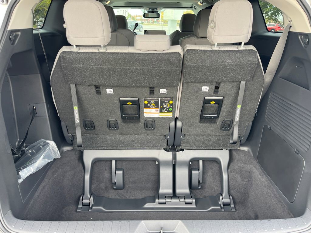 New 2025 Toyota Sienna LE image 23