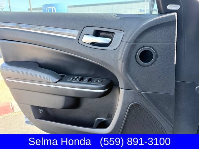 Used 2022 Chrysler 300 Touring L w/ Popular Equipment Group AWD/4WD image 13