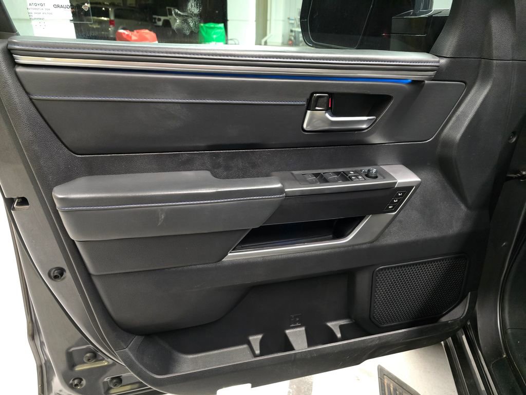 Used 2023 Toyota Tundra Platinum AWD/4WD image 16