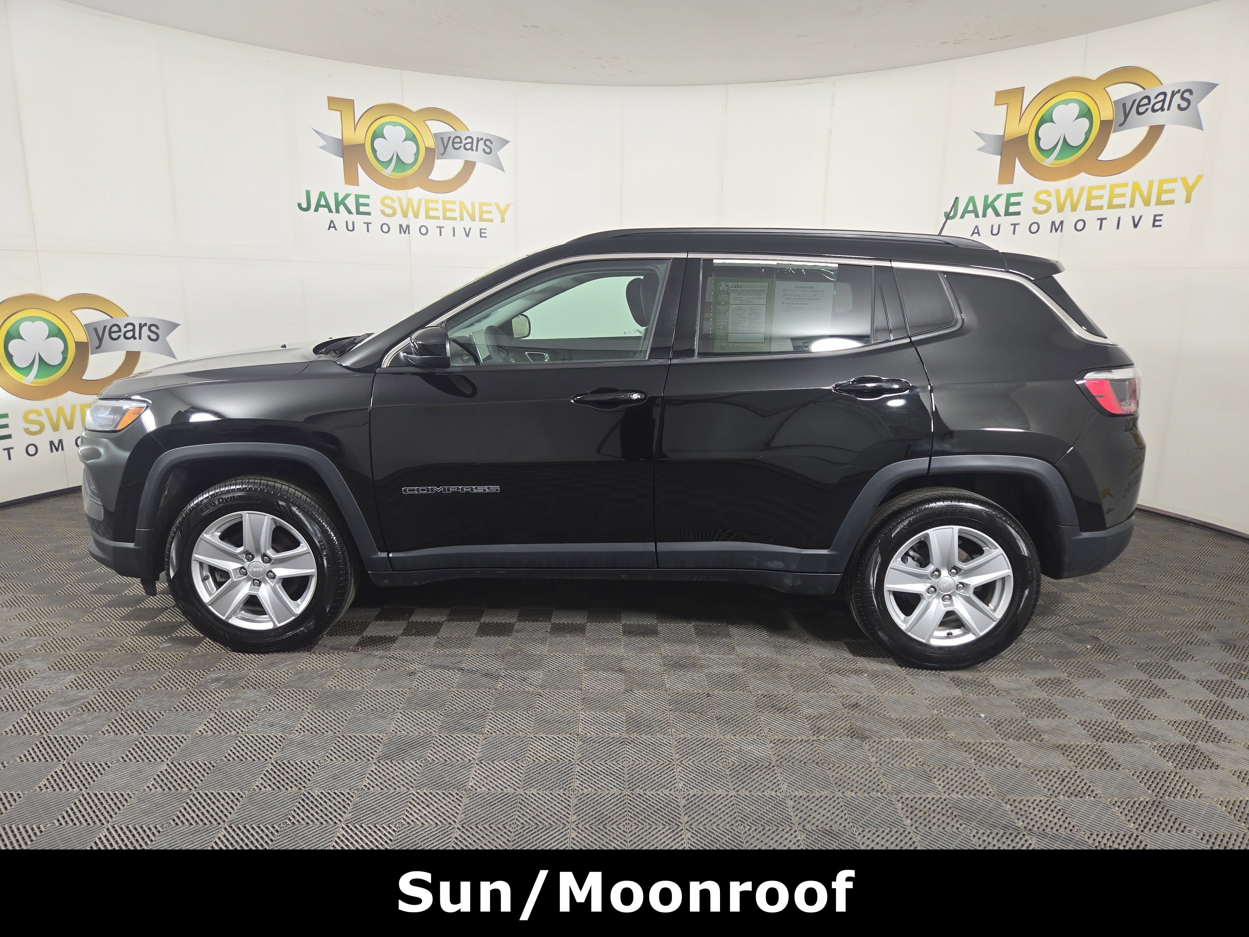 Certified 2022 Jeep Compass Latitude w/ Sun and Sound Group AWD/4WD image 6