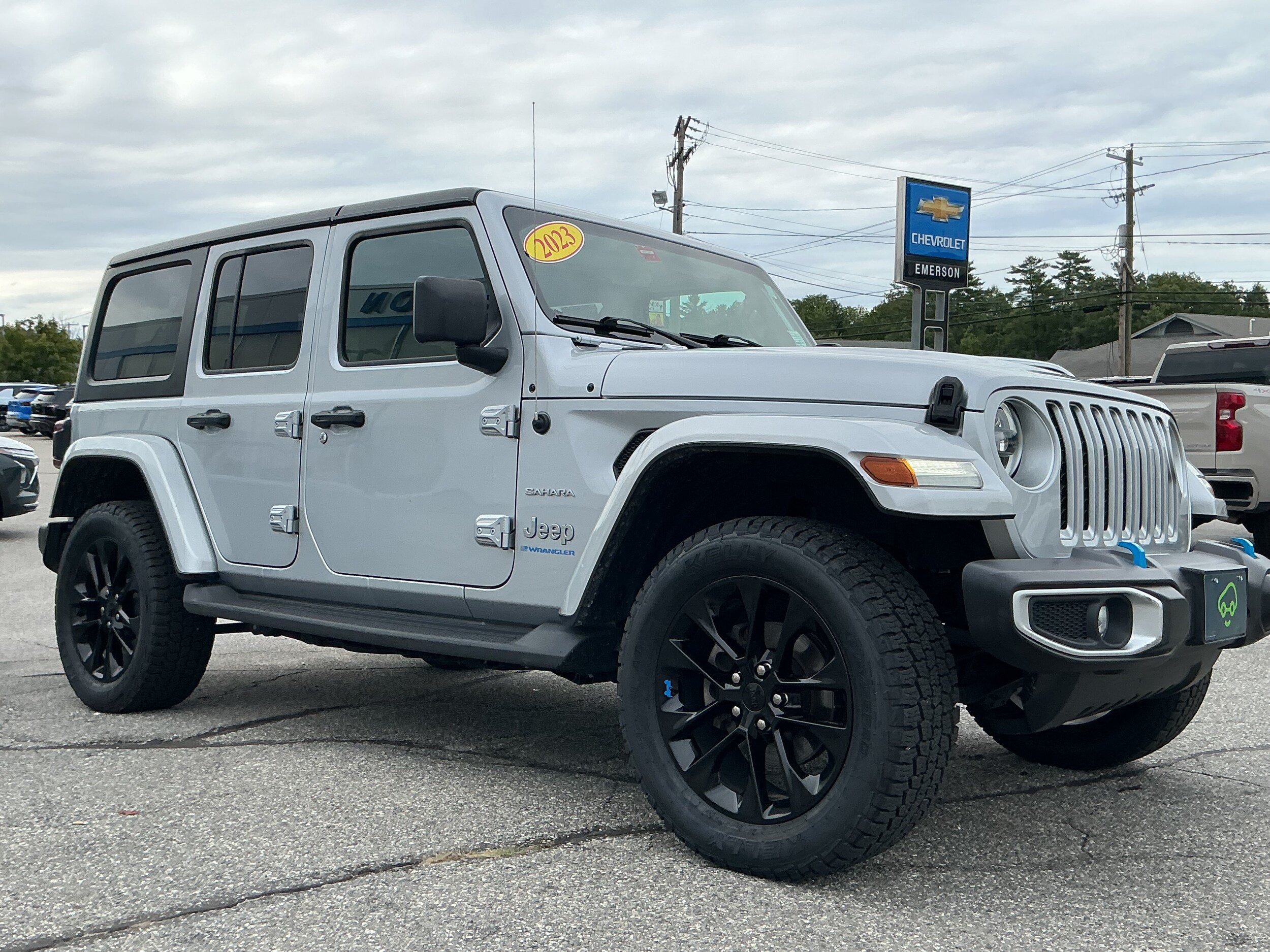 Used 2023 Jeep Wrangler Unlimited Sahara w/ Cold Weather Group AWD/4WD image 3