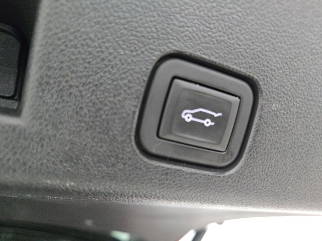 Used 2024 GMC Acadia AT4 image 22