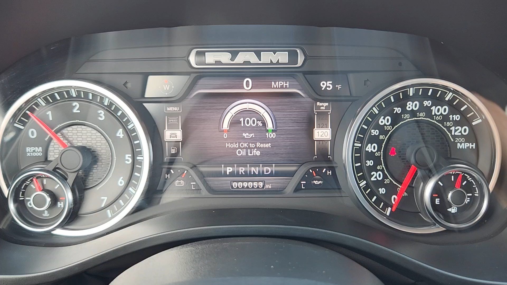 Used 2024 RAM 1500 Laramie AWD/4WD image 11