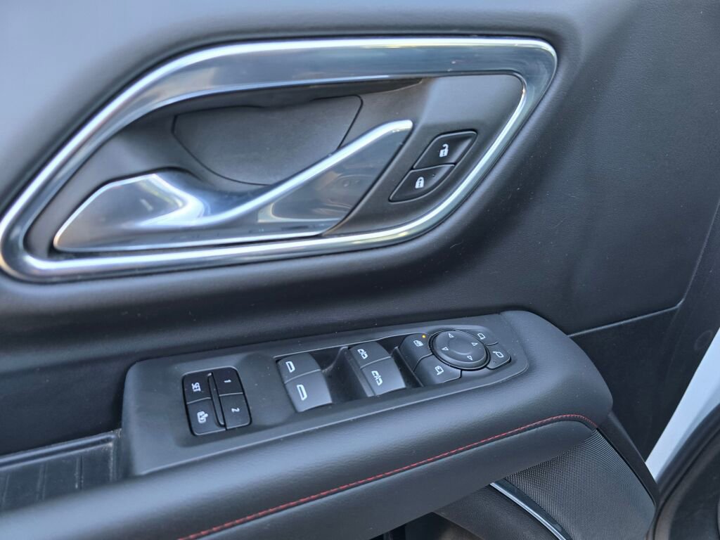 Used 2023 Chevrolet Suburban RST w/ Luxury Package image 17