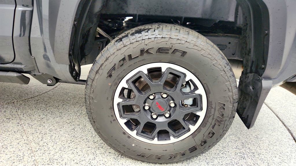 Used 2025 Toyota Tacoma TRD Off-Road AWD/4WD image 9