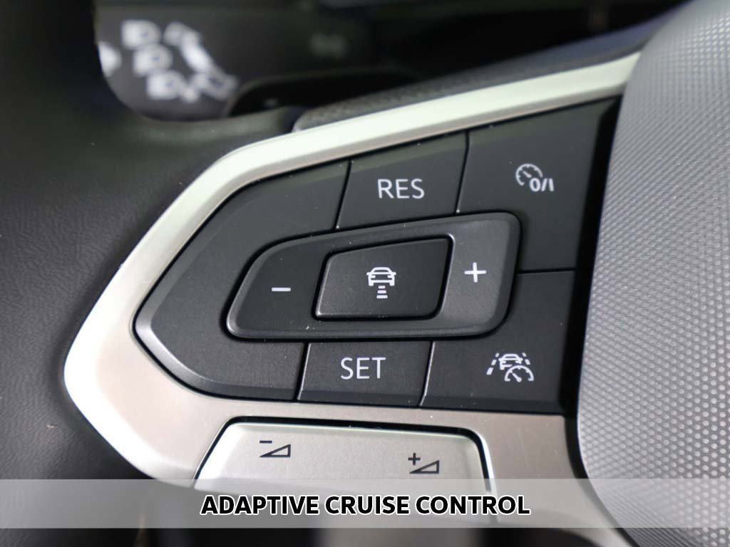 Used 2024 Volkswagen Atlas SE image 3