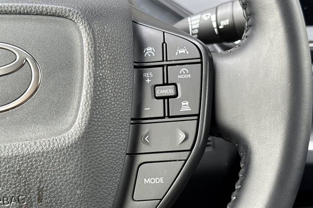 Used 2025 Toyota Prius LE FWD image 27