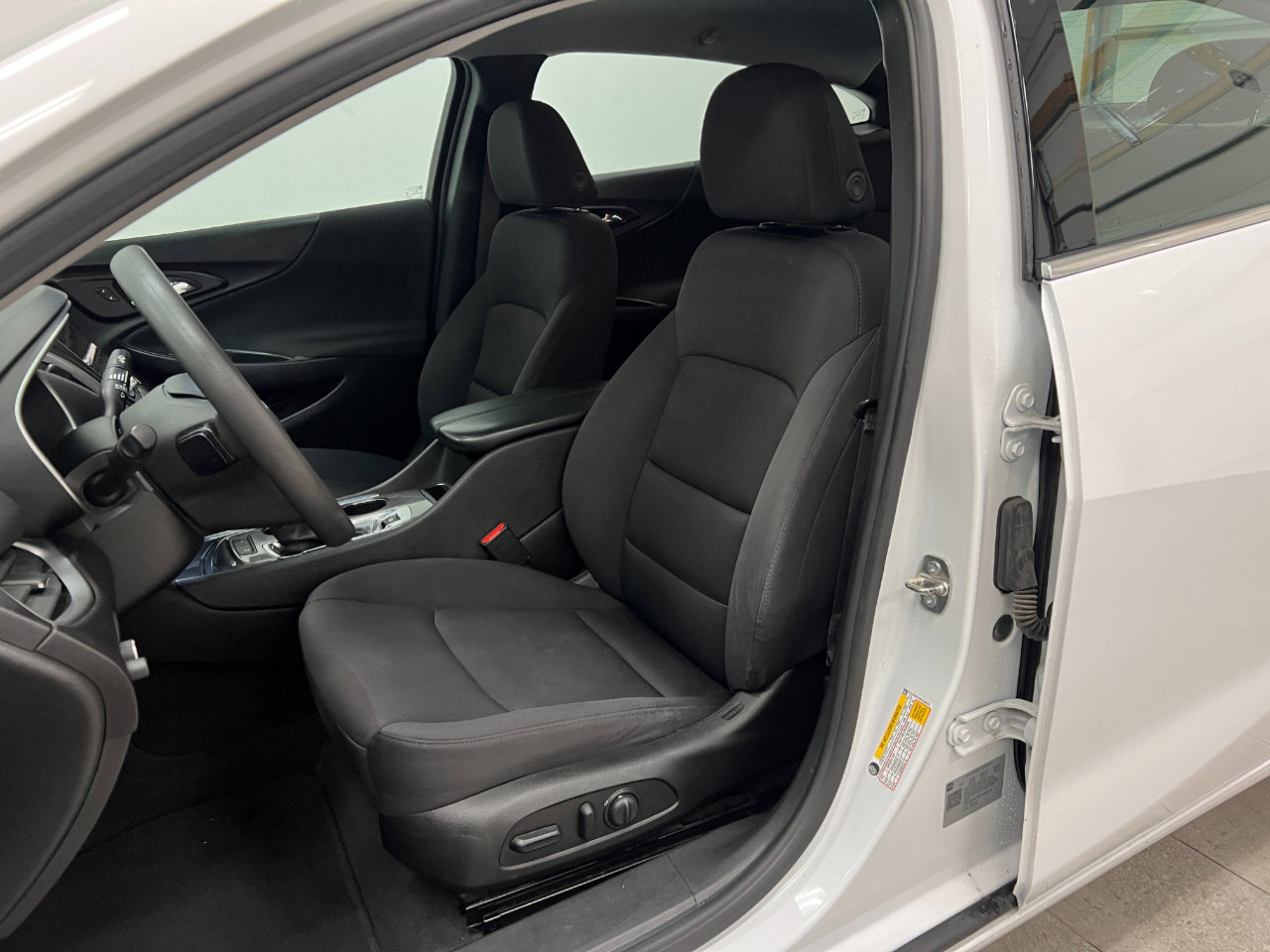 Used 2023 Chevrolet Malibu LT w/ Driver Confidence Package image 23