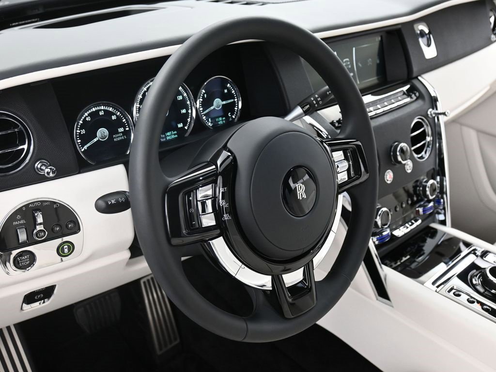Used 2022 Rolls-Royce Cullinan image 17