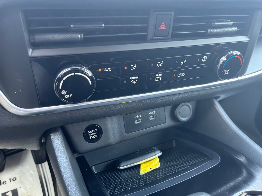 Used 2024 Nissan Rogue S AWD/4WD image 19