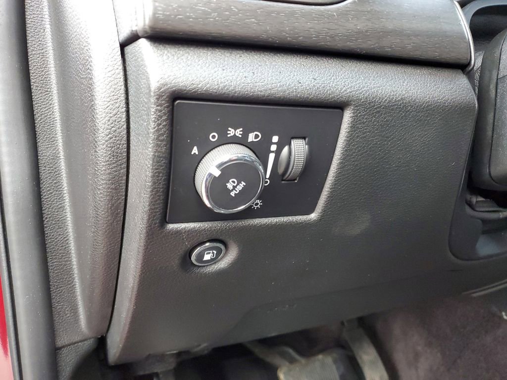 Used 2018 Jeep Grand Cherokee Altitude image 9