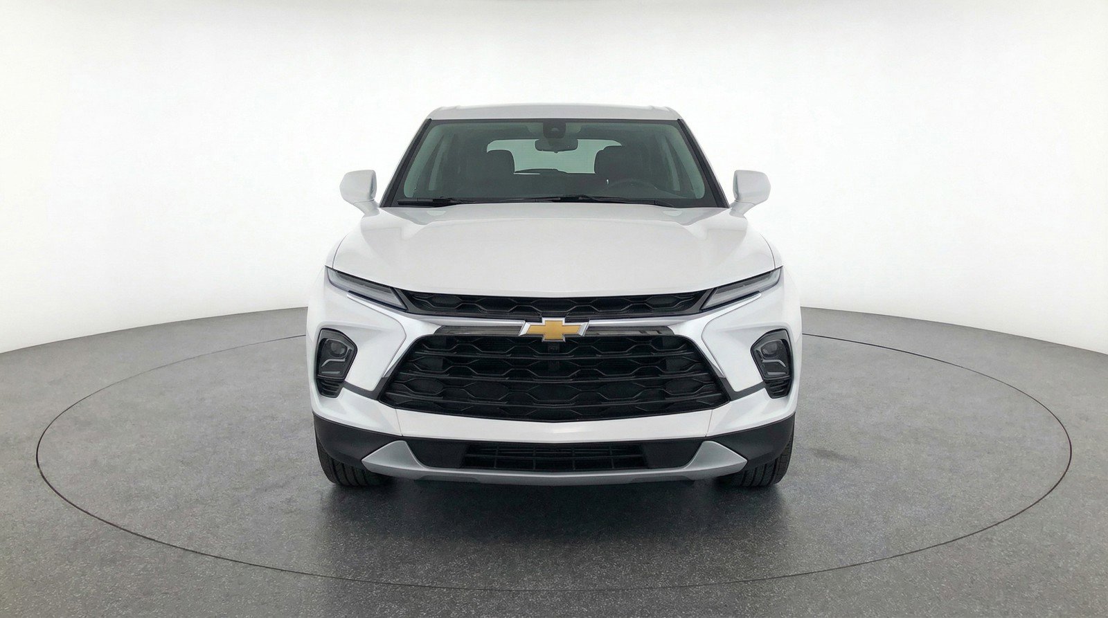 Used 2025 Chevrolet Blazer LT image 2