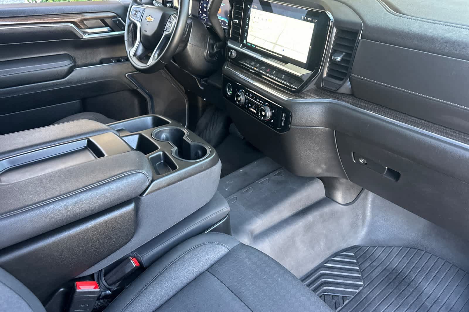 Used 2024 Chevrolet Silverado 1500 LT AWD/4WD image 14