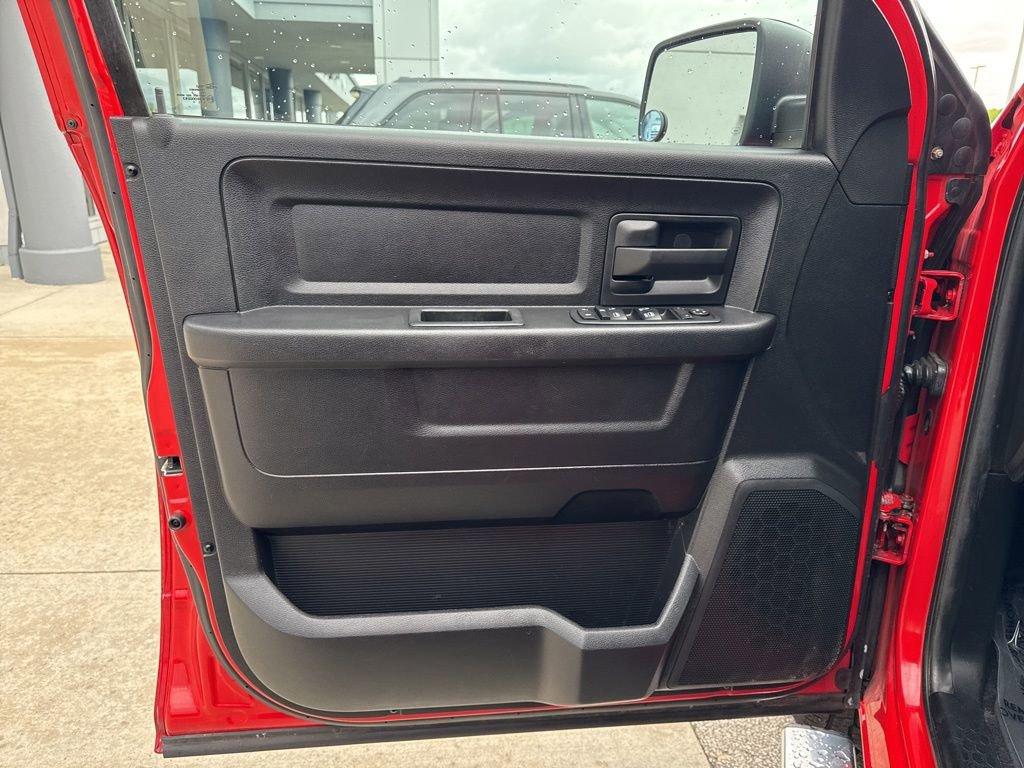 Used 2014 RAM 1500 Express RWD image 18