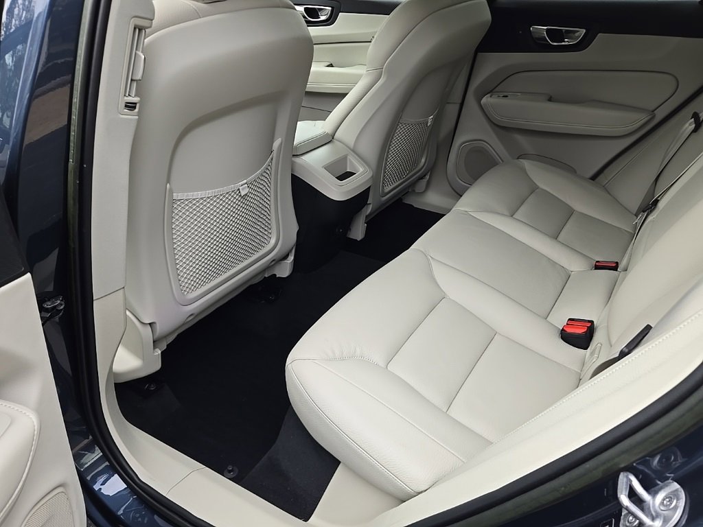 Certified 2023 Volvo XC60 B5 Plus w/ Protection Package Premier image 12