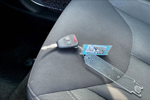 Used 2018 Jeep Wrangler Sahara w/ Connectivity Group image 10