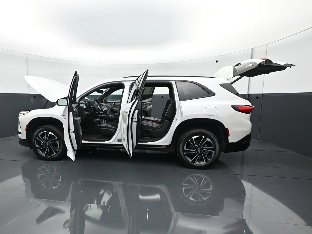 Used 2025 Buick Enclave Sport Touring w/ Power Package AWD/4WD image 40