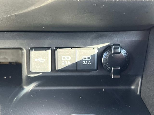 Used 2020 Toyota Highlander LE image 22