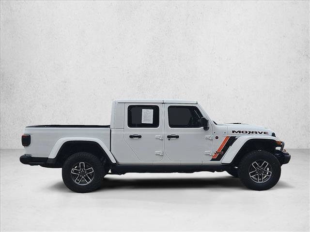 Used 2024 Jeep Gladiator Mojave AWD/4WD image 4