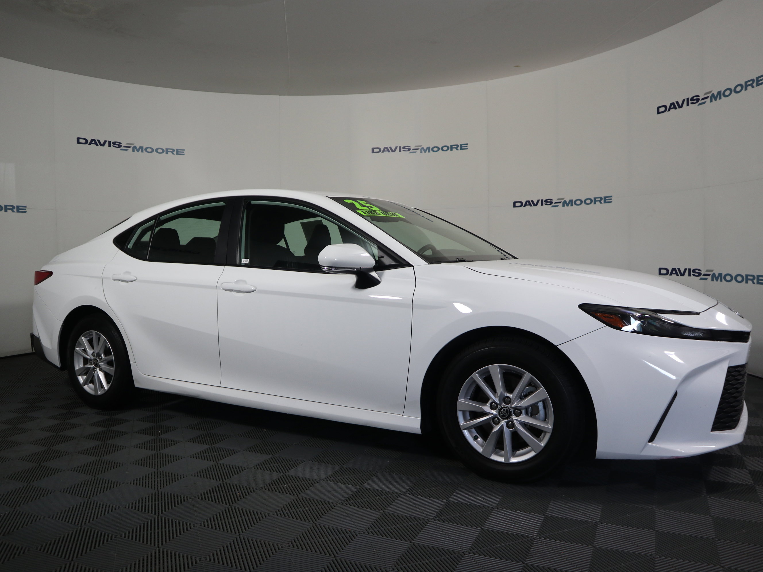 Used 2025 Toyota Camry LE FWD image 4