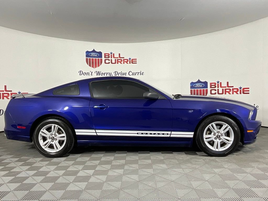 Used 2013 Ford Mustang Coupe image 2