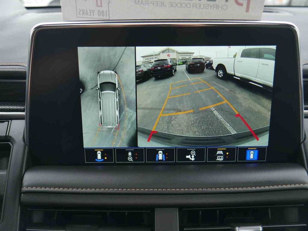 Used 2024 GMC Yukon XL AT4 w/ Technology Package AWD/4WD image 37