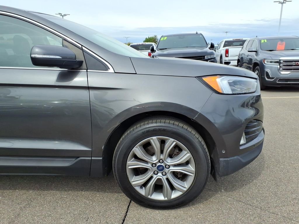 Used 2019 Ford Edge Titanium w/ Equipment Group 301A AWD/4WD image 25