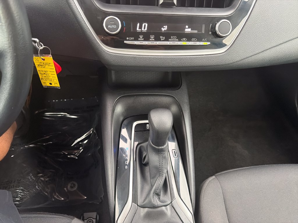Used 2025 Toyota Corolla LE FWD image 20