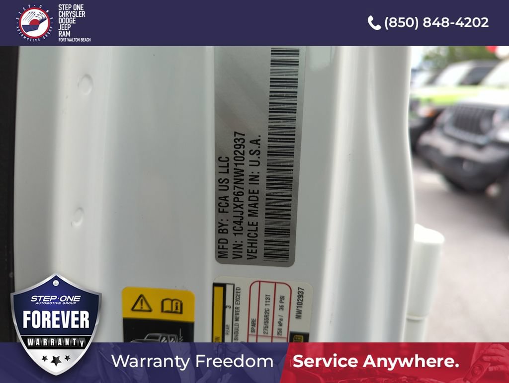 Used 2022 Jeep Wrangler Unlimited Sahara AWD/4WD image 35