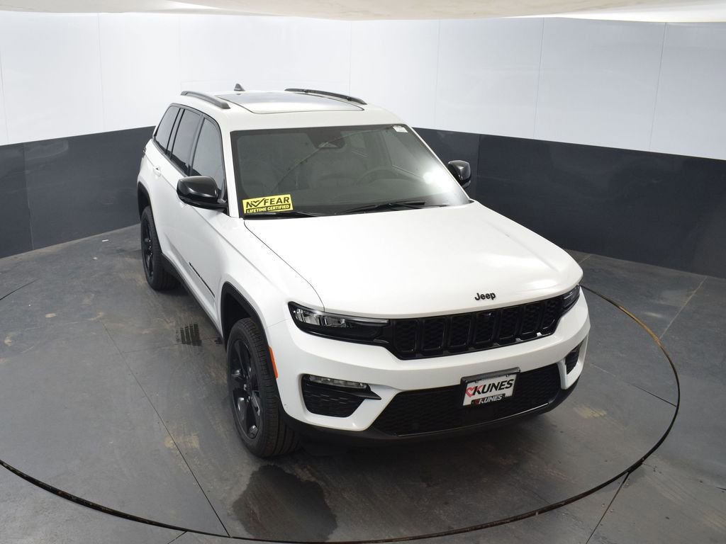 Used 2025 Jeep Grand Cherokee Limited w/ Luxury Tech Group II image 43