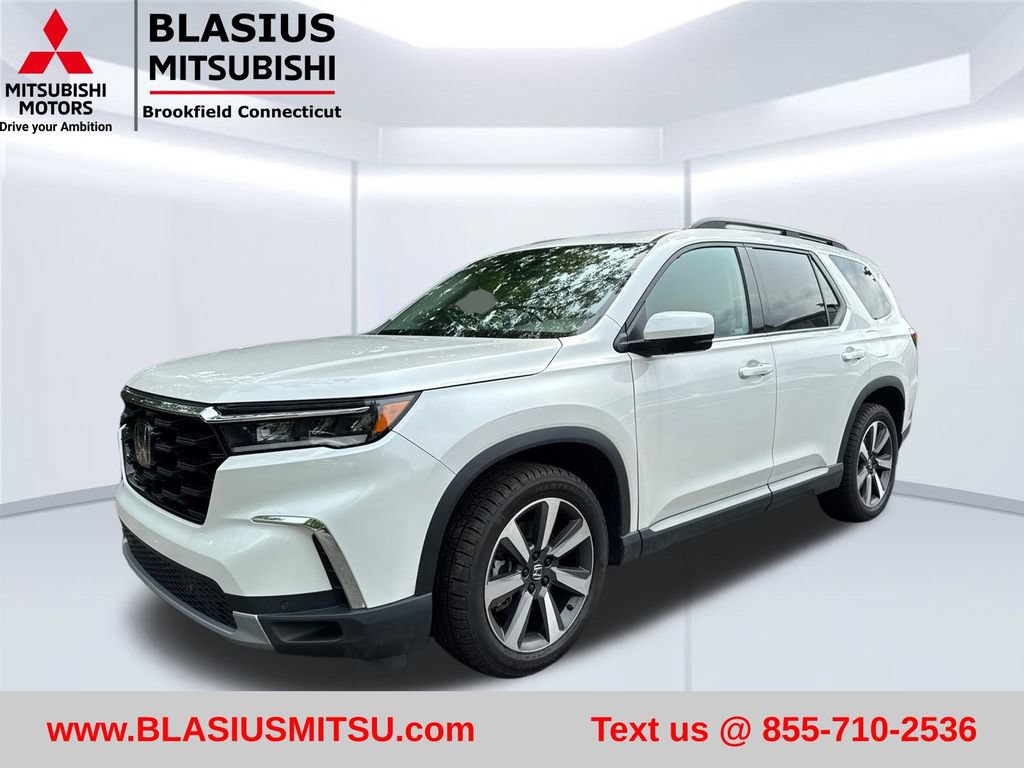 Used 2023 Honda Pilot Touring image 7