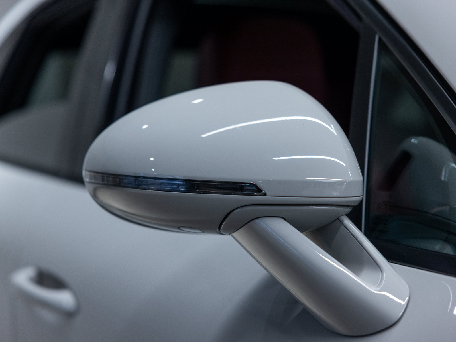 Certified 2026 Porsche Macan AWD/4WD image 16
