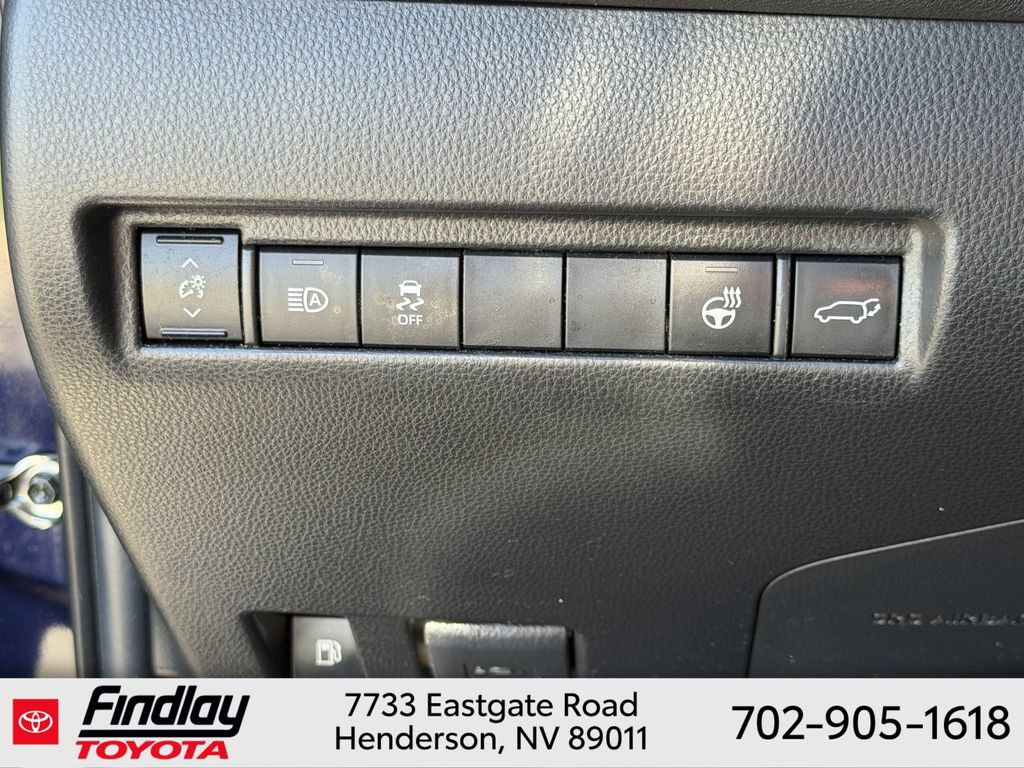 Certified 2021 Toyota Venza XLE w/ Softex Package AWD/4WD image 22