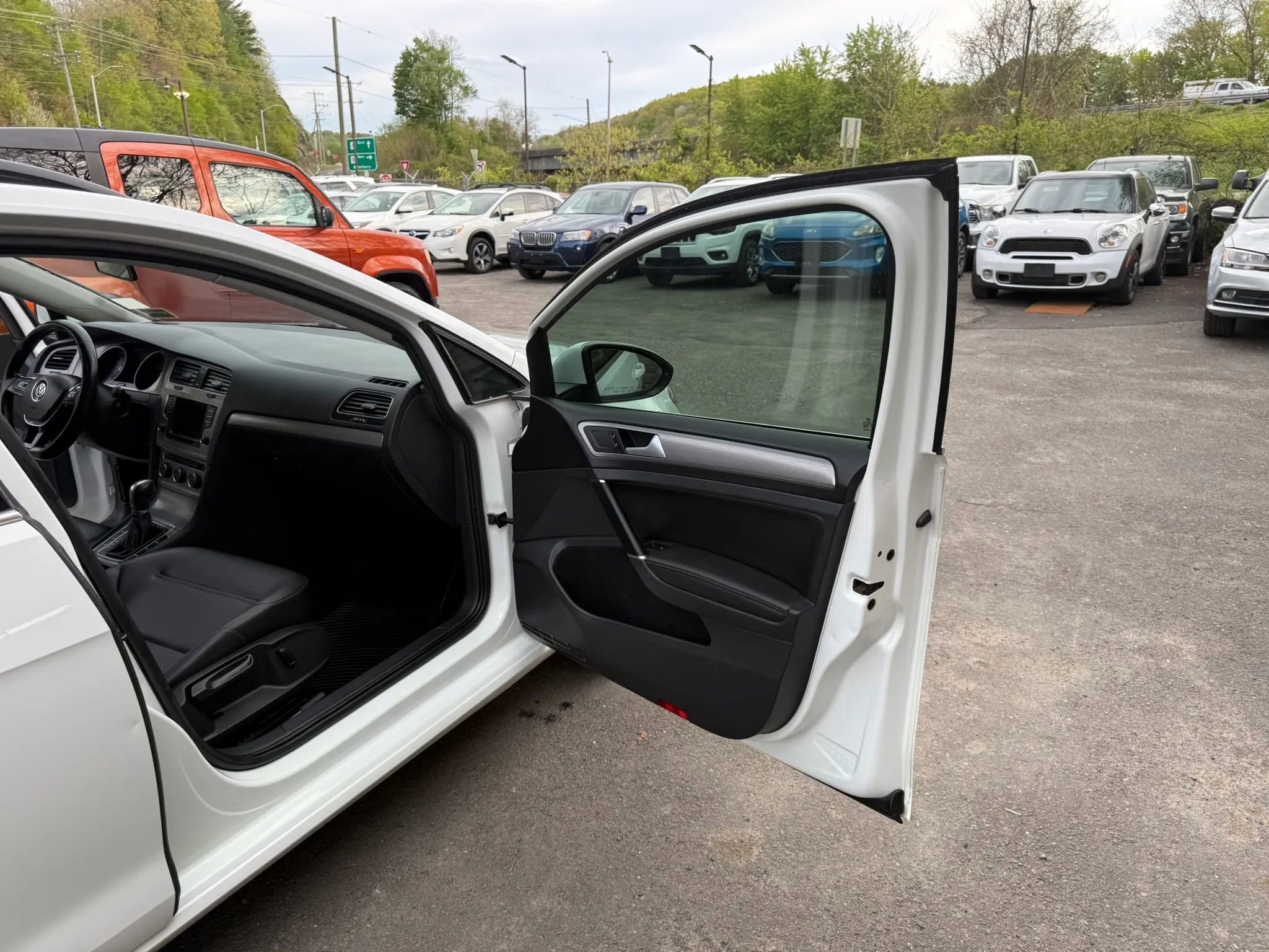Used 2016 Volkswagen Golf Limited Edition FWD image 12