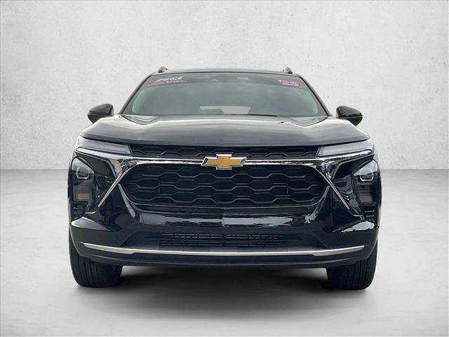 Used 2025 Chevrolet Trax LT FWD image 3