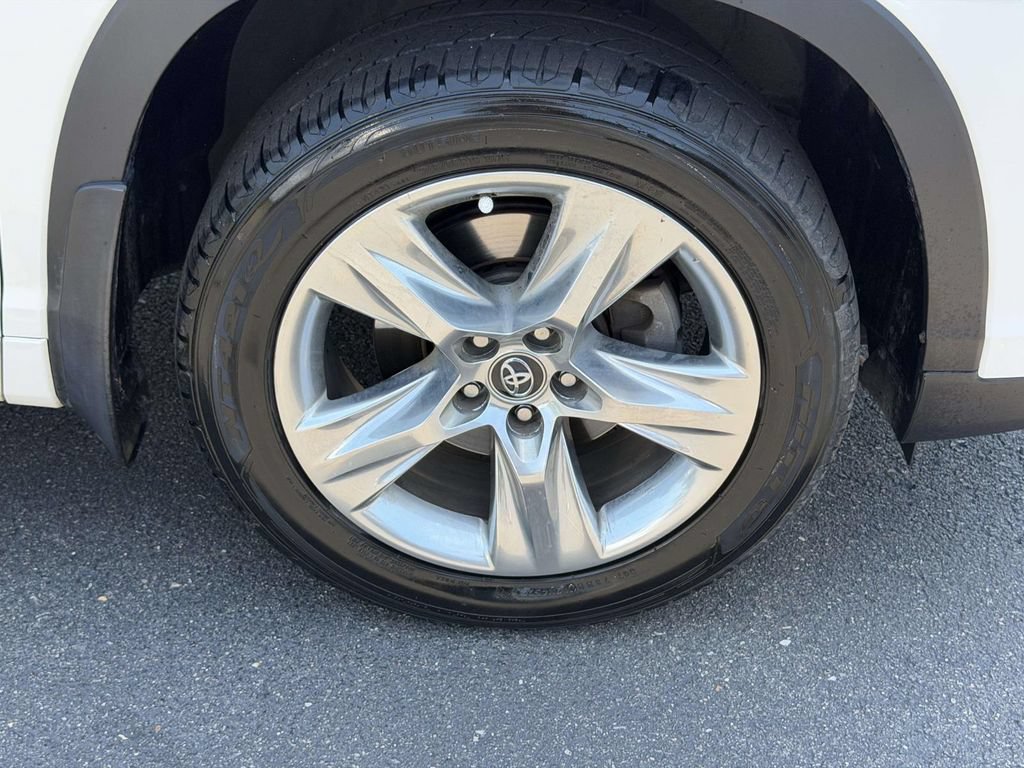 Used 2018 Toyota Highlander Limited AWD/4WD image 9