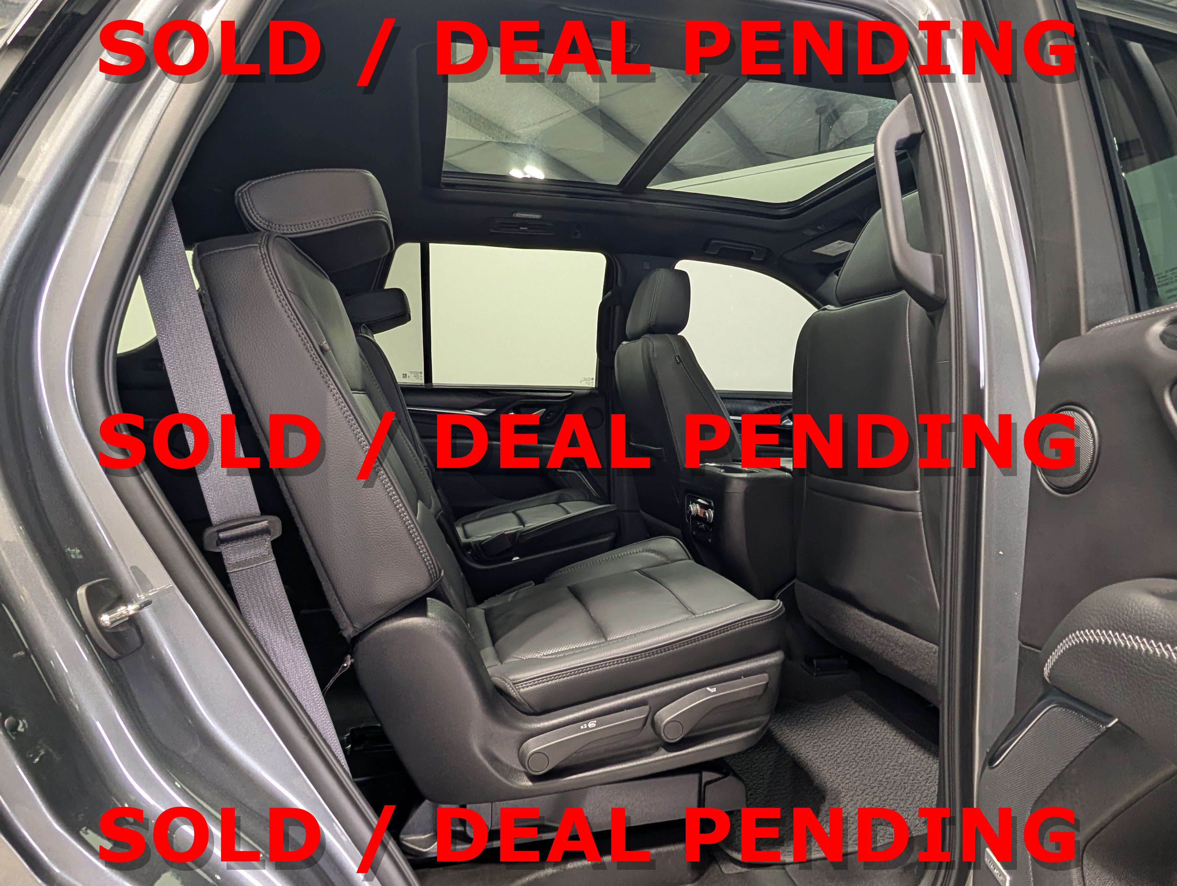 Used 2022 GMC Yukon Denali AWD/4WD image 14