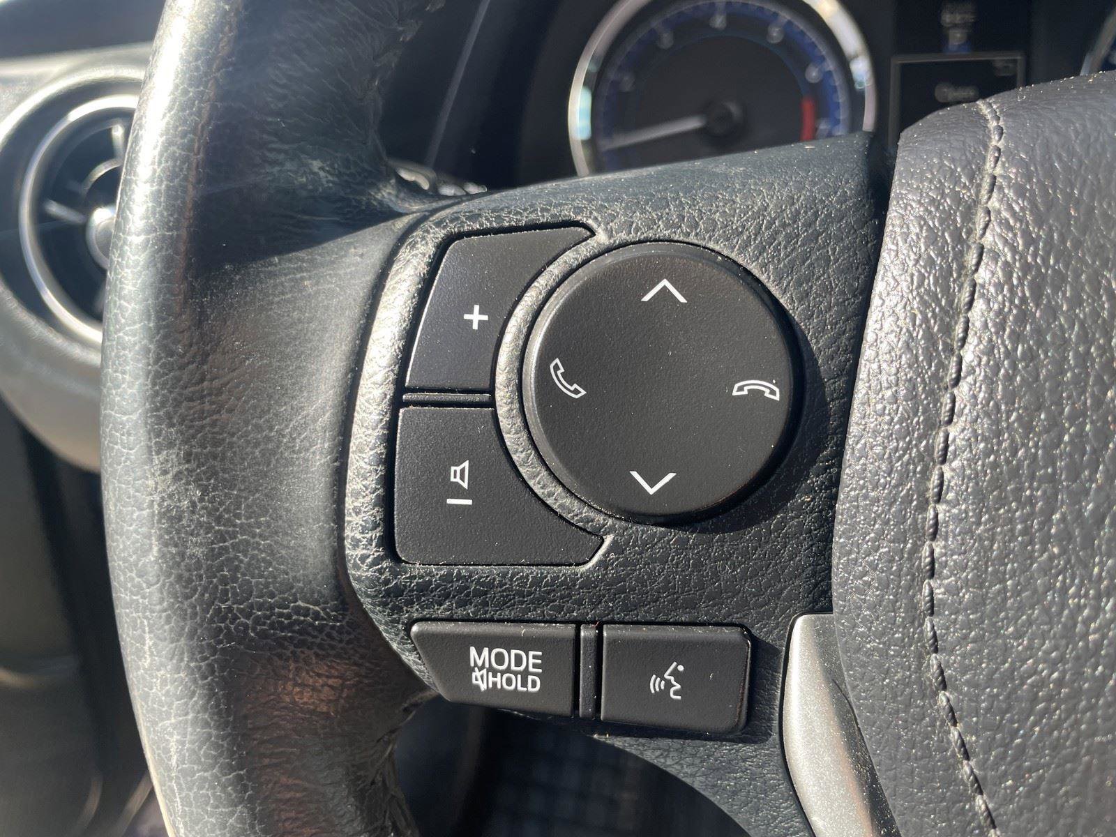 Used 2019 Toyota Corolla XSE image 15