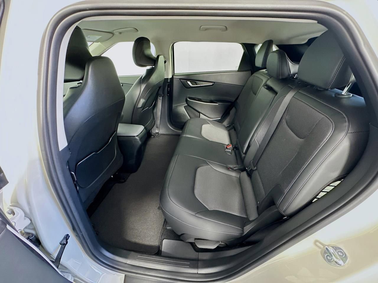 Used 2024 Kia EV6 Light image 39