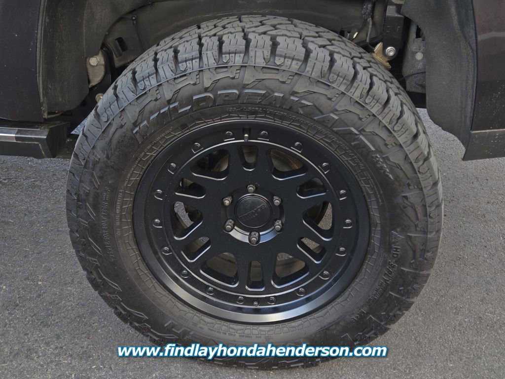 Used 2017 Cadillac Escalade Premium Luxury RWD image 10