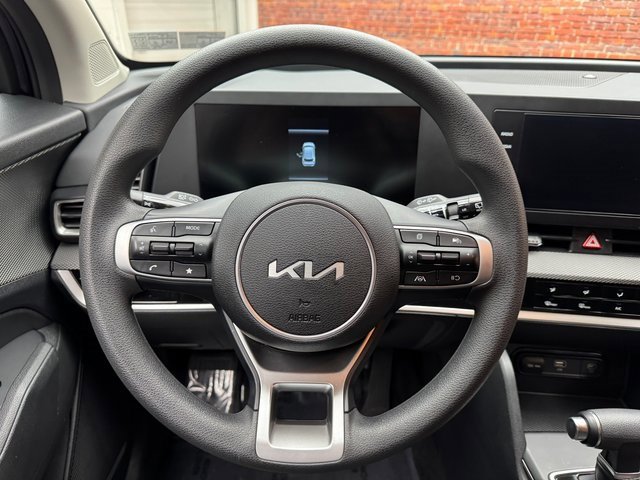 Used 2023 Kia Sportage LX image 14