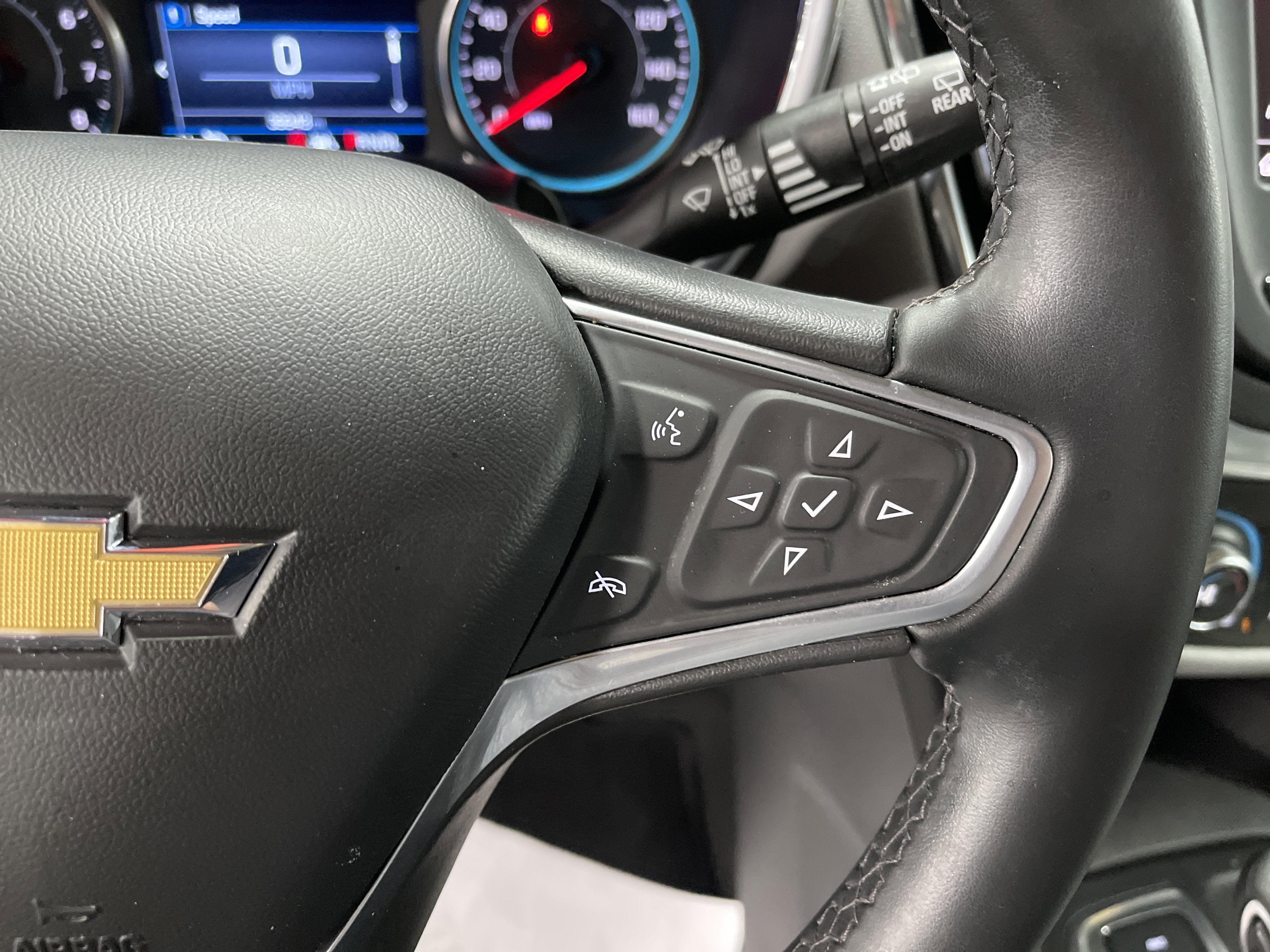 Used 2023 Chevrolet Equinox LT w/ Driver Convenience Package image 19