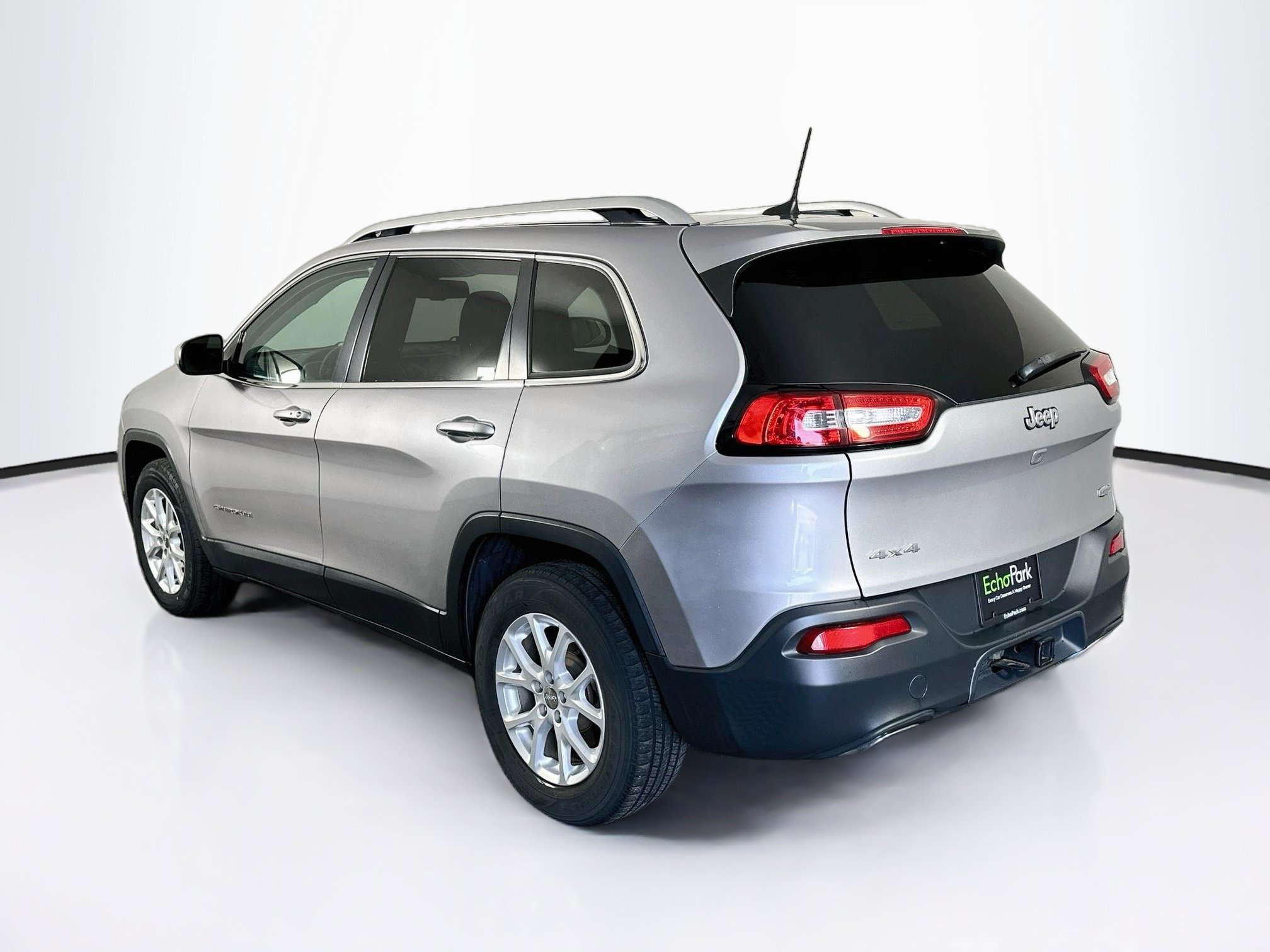 Used 2018 Jeep Cherokee Latitude Plus w/ Comfort/Convenience Group AWD/4WD image 5