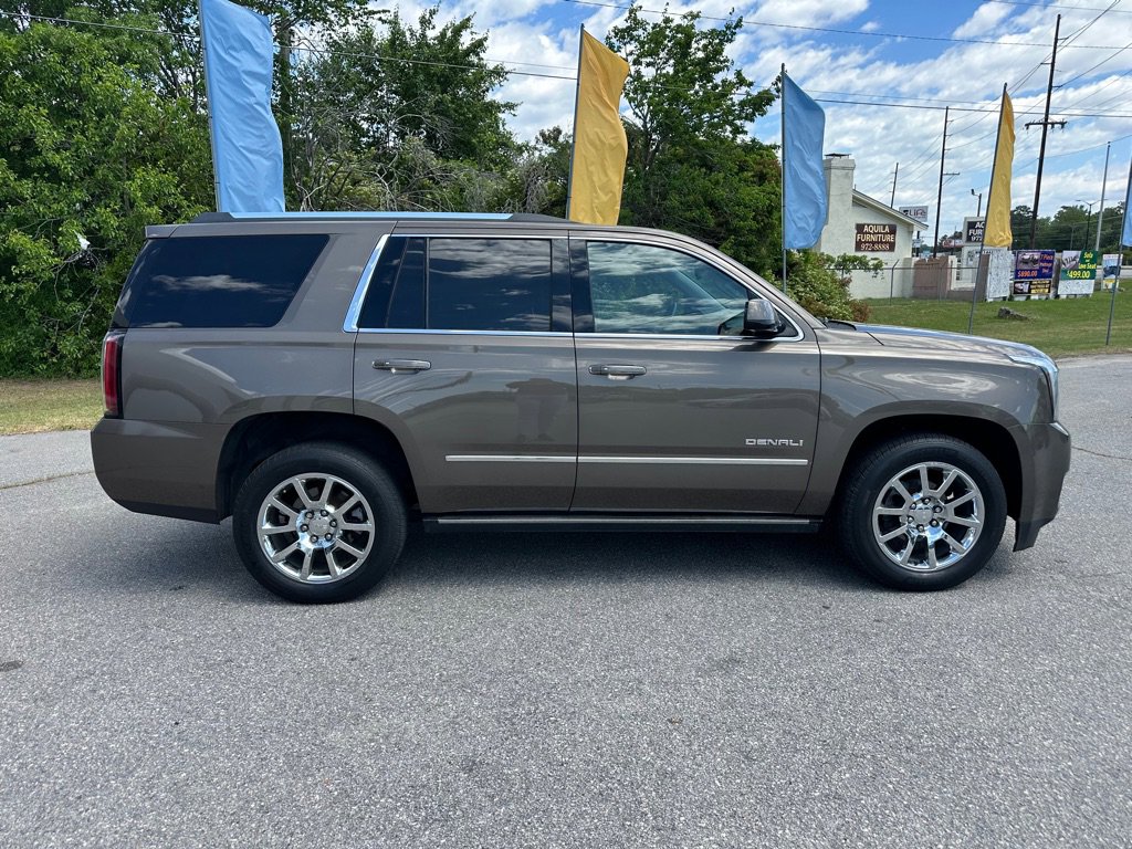 Used 2015 GMC Yukon Denali w/ Premium Package AWD/4WD image 6