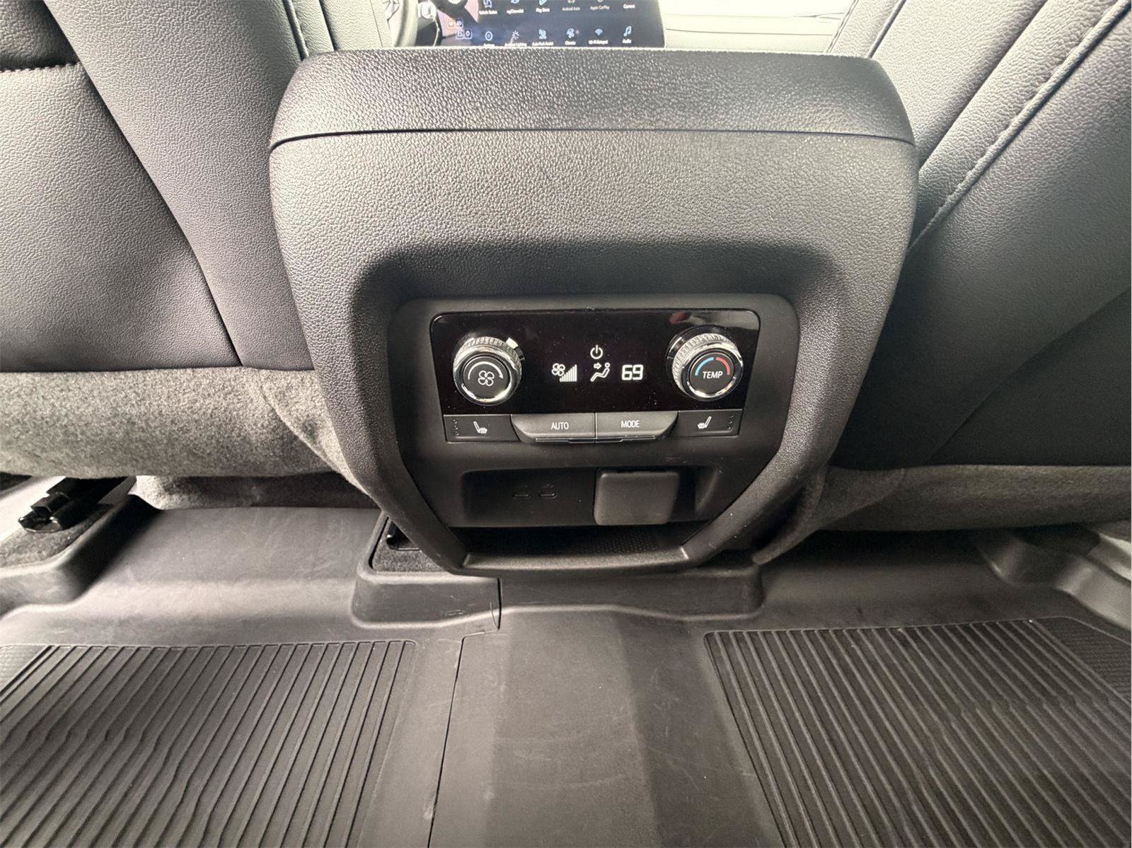 Used 2025 Chevrolet Traverse High Country FWD image 99