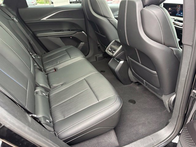 Used 2024 Cadillac Lyriq Luxury AWD/4WD image 10