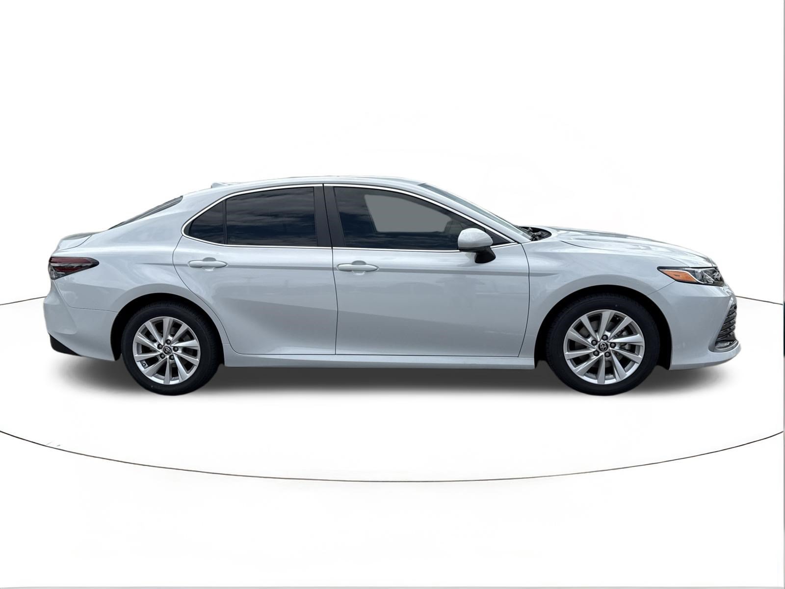 Used 2024 Toyota Camry LE FWD image 2