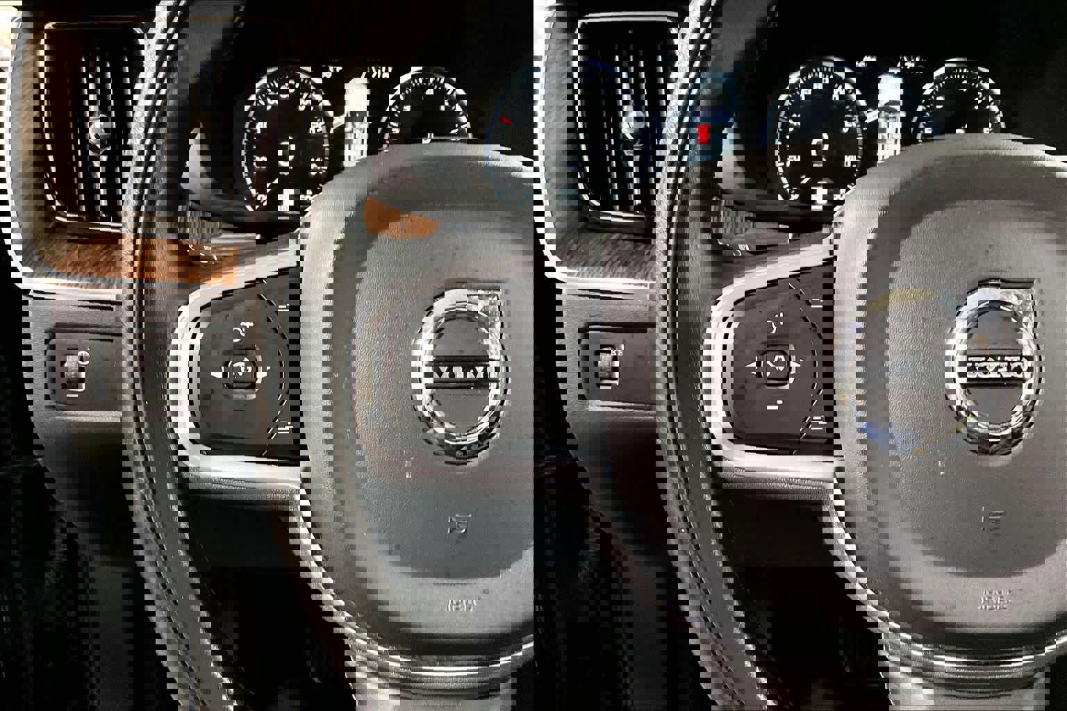 Used 2021 Volvo XC60 T5 Momentum w/ Premium Package AWD/4WD image 24