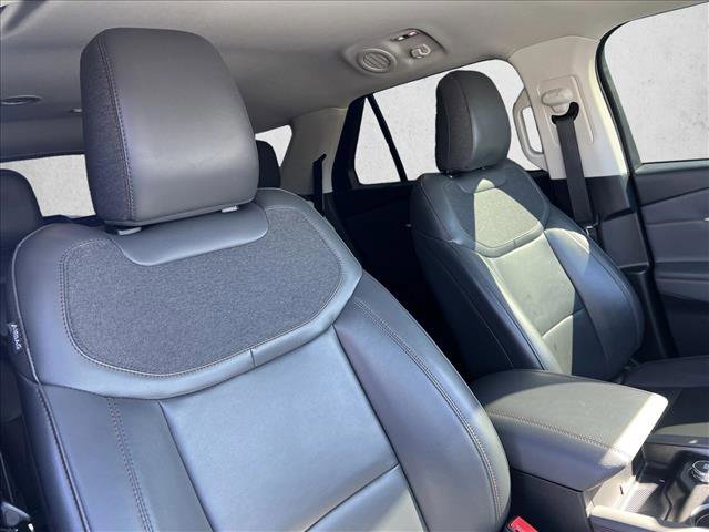 Used 2025 Ford Explorer Active w/ Active Comfort Package image 24
